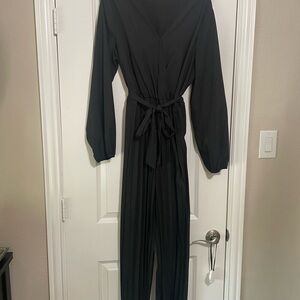 Elegant Black Jumpsuit W/ Pleated Pants SZ 18